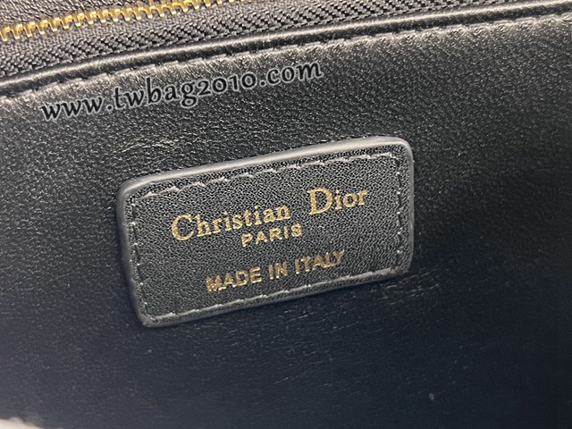 Dior专柜2024新款迪奥高仿原单黑色漆皮革藤格纹Miss肩背斜挎手提包 djfk1324